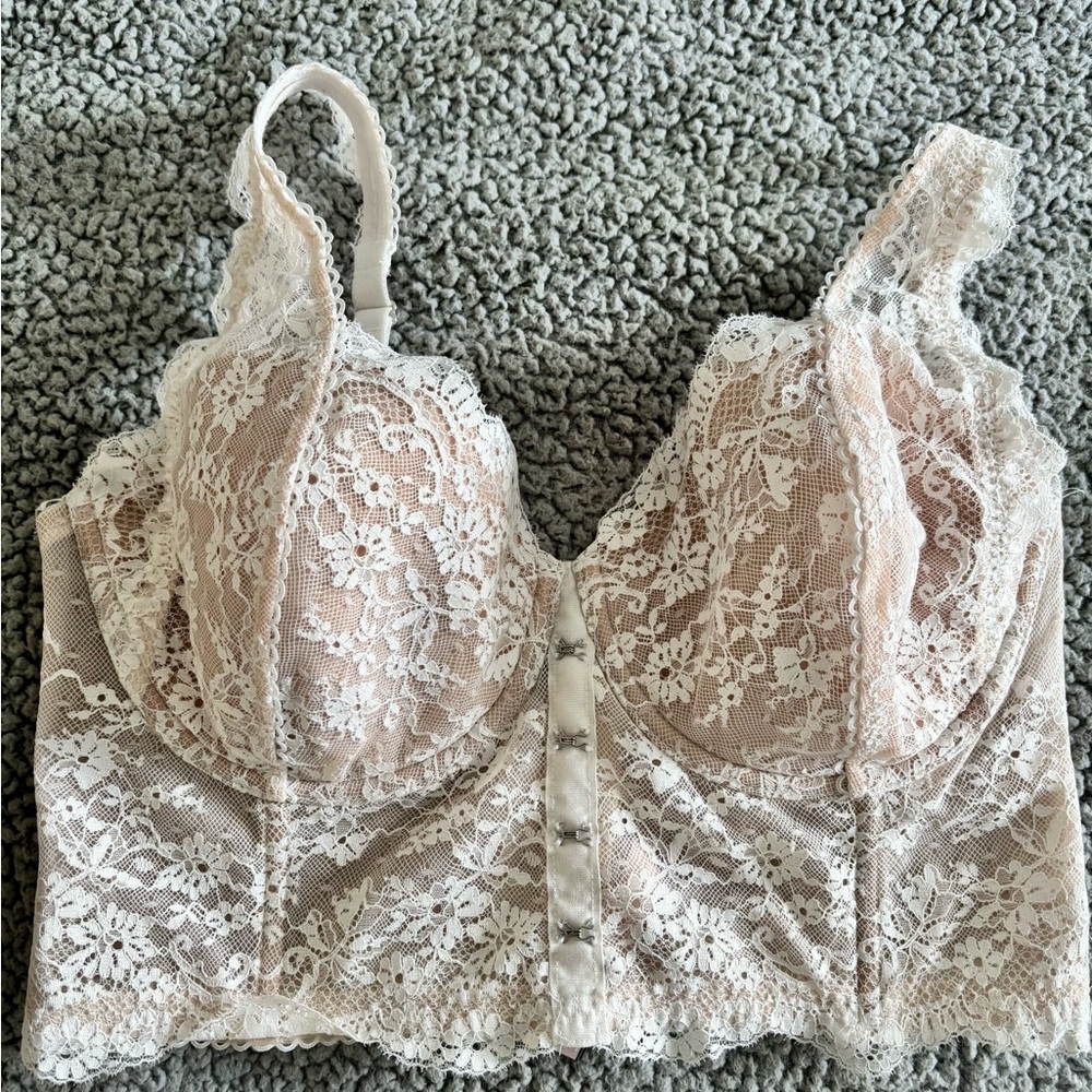 Elegant Lace Bralette in Cream